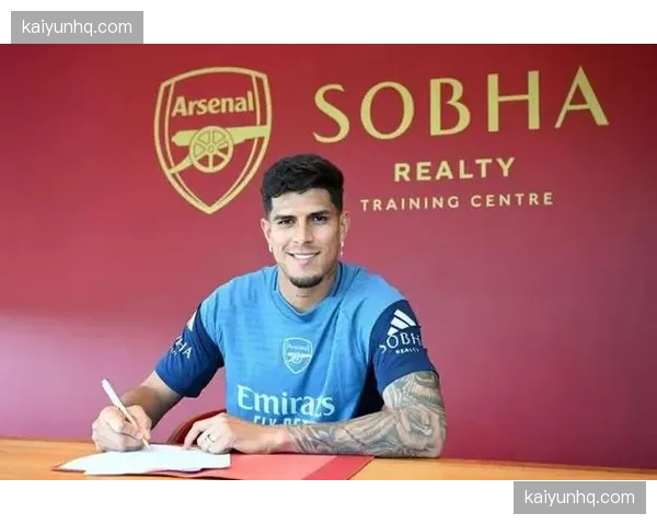 因卡皮耶自摆乌龙扳平比分 阿森纳后卫失误送对手大礼